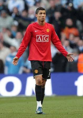 罗哥对梅西的评价可能有一些针对性，但点评曼联就是纯粹客观（罗哥评梅西或带主观色彩，评曼联则完全客观）