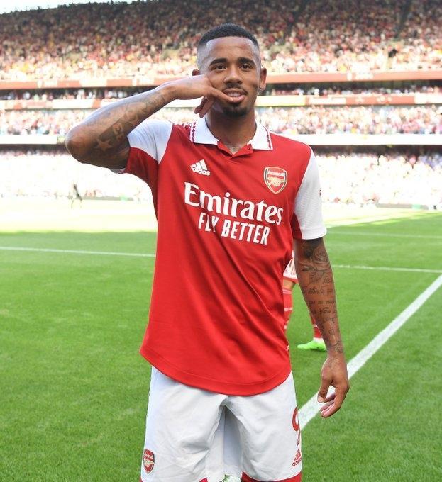 一场比赛踢两个位置？马丁心说：“小意思～”（一战两岗？马丁笑言：小菜一碟）