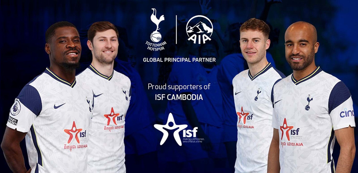 德尚在克莱枫丹问候球员：为卡马庆生、与坎特重逢（德尚抵达克莱枫丹慰问队员：为卡马庆生，重逢坎特）