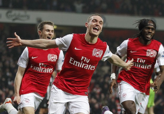 伊利牛奶开启促销活动：买三箱牛奶即送CBA新赛季球票一张（伊利牛奶推出优惠：购三箱即赠CBA新赛季球票）