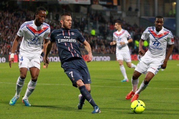 门将连续零封，稳定球队防线（门将连场零失球，稳固后防线）