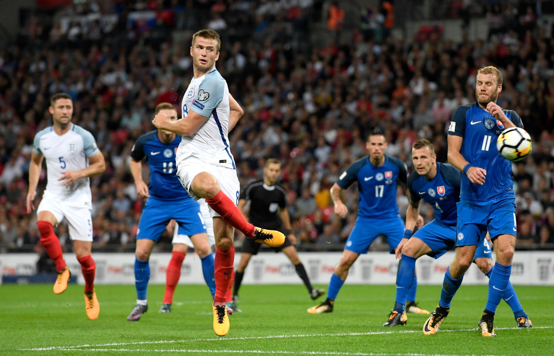 埃迪·豪：我们今天防守做得不好，换乔林顿因为他腹股沟有伤