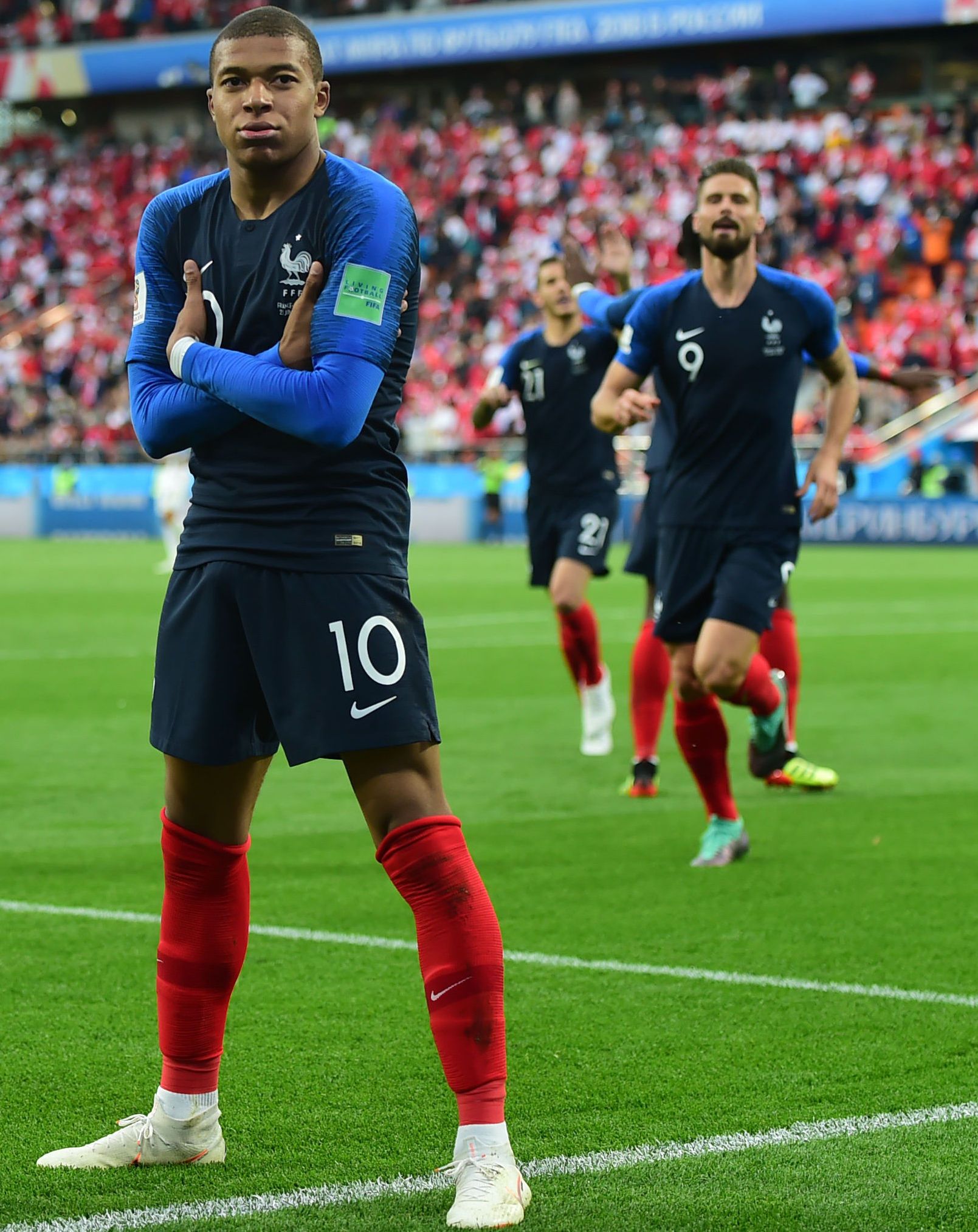 弗兰克：克罗地亚队成功的原因是团结；我曾看着魔笛比赛长大（弗兰克：克罗地亚靠团结取胜，我是看着魔笛踢球长大的）