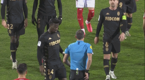 图片报：皇萨仁等豪门都在争夺16岁艾希霍恩，赫塔想和他续约（皇马巴萨拜仁等豪门竞逐16岁新星艾希霍恩，柏林赫塔欲续约留人）