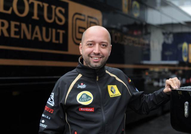 邮报：穆帅在土耳其住的酒店为奥斯曼宫殿改建，他钟爱室内泳池（邮报：穆帅下榻土耳其由奥斯曼宫殿改建的酒店，偏爱室内泳池）