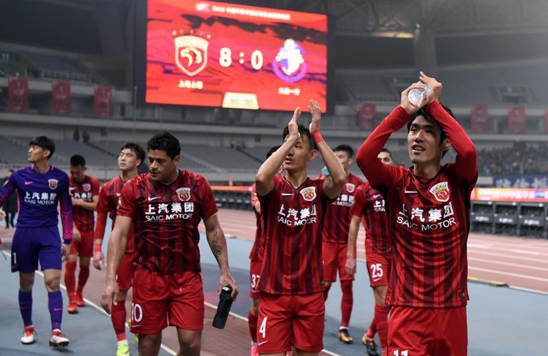 控球优势难转化为进球 敌队稳守反击（控球占优却难破门 对手扎实防守伺机反击）