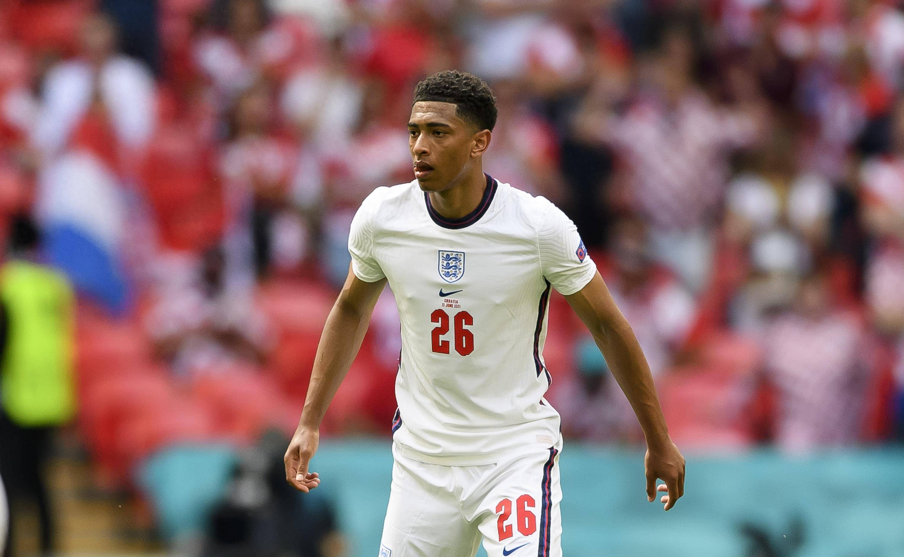 翻修球场，“连滚带爬”为的是“从从容容”（球场翻新，眼下忙乱只为将来从容）