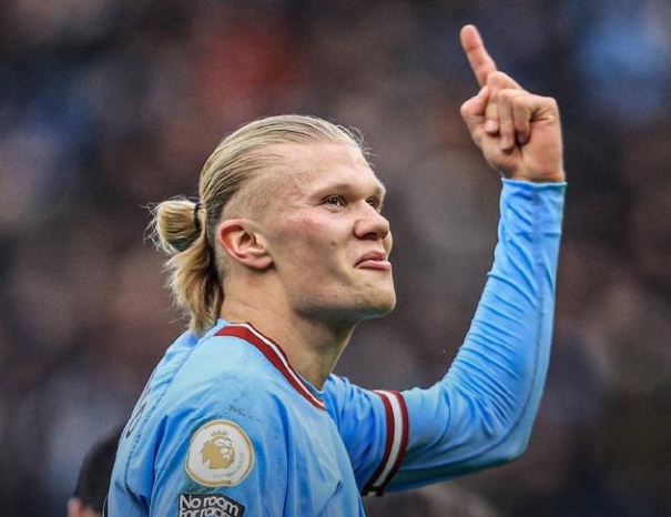 科贝记者：巴尔韦德右腿内收肌不适，明天将接受检查（巴尔韦德右腿内收肌不适，科贝记者称其明日将接受检查）