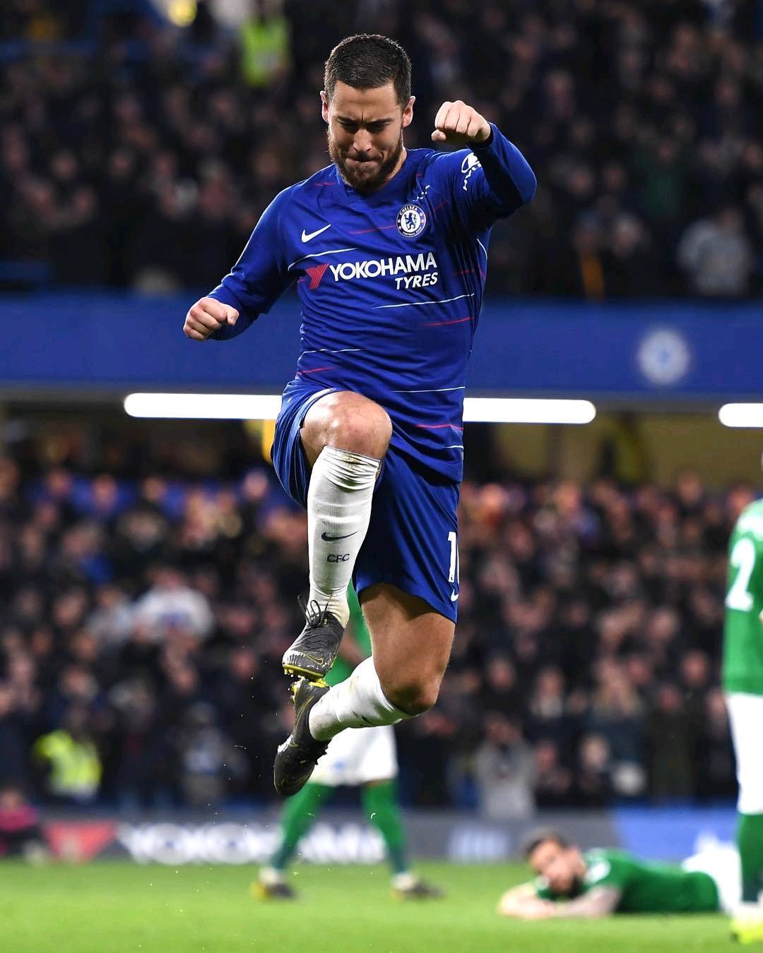 开香槟！中国女排3-1战胜日本豪取3连胜！赵勇变阵封神