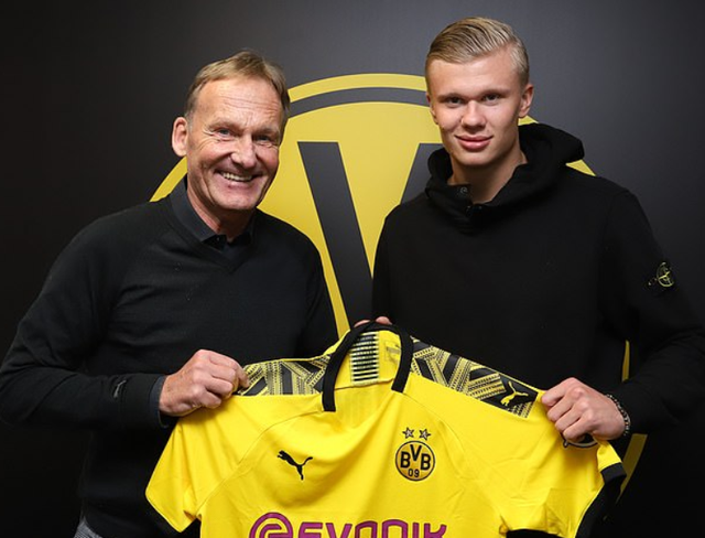 佩佩的成人女星女友：没花过他钱；他30岁生日我给他花了3万（佩佩的成人女星女友自曝：从未花他一分钱，他30岁生日我反而花了3万）