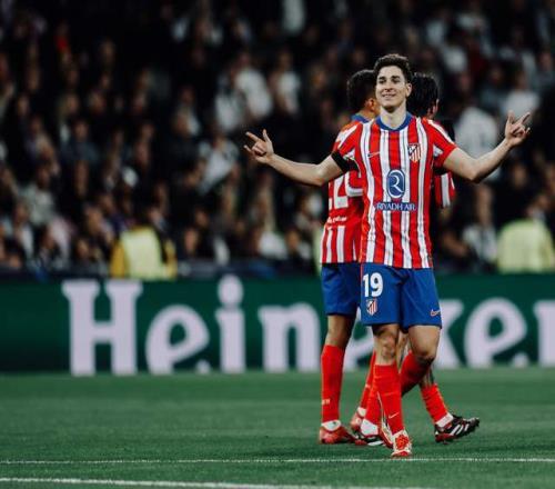 KK：诺伊尔是足球界的传奇；少一人的情况下拜仁仍防住了我们（KK盛赞诺伊尔为足坛传奇：拜仁少一人仍成功限制了我们）