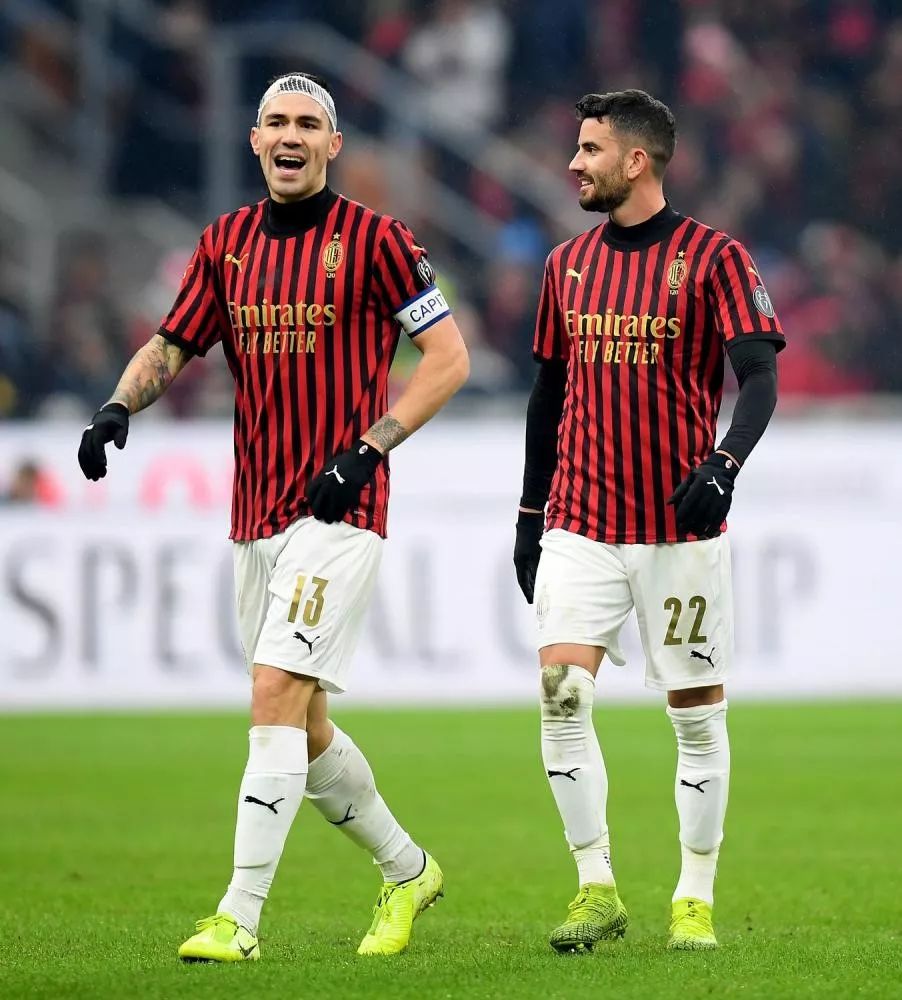 马竞表彰50年以上的老会员，球队主席塞雷佐出席并颁发纪念章（马竞为入会50年以上资深会员授勋，主席塞雷佐亲临颁发纪念章）