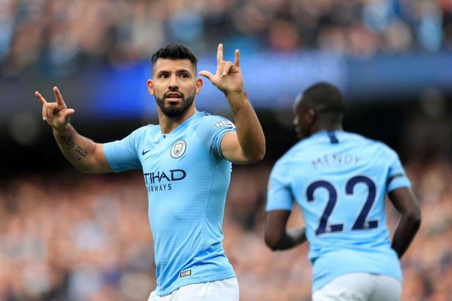 莱奥头发被拽找阿切尔比理论，后者：敢再指我就掰断你手指头（莱奥头发遭扯上前质问阿切尔比，对方威胁：再指我就掰断你手指）